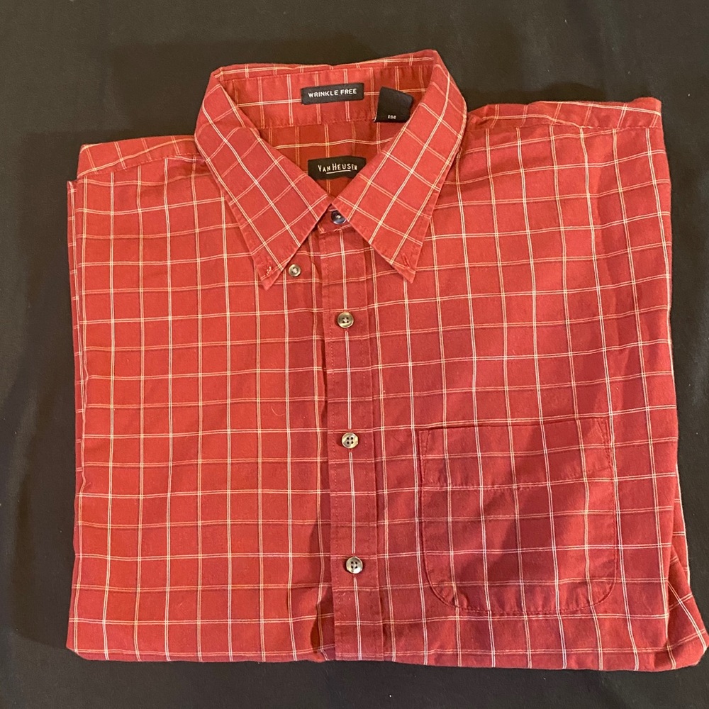 🎊 3 for $15 short sleeve Van Heusen shirt